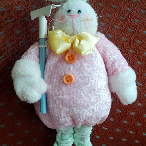 Standing Tall Garden Rabbit - Picture 3 of 12